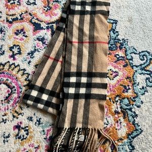 Unisex Burberry skinny scarf